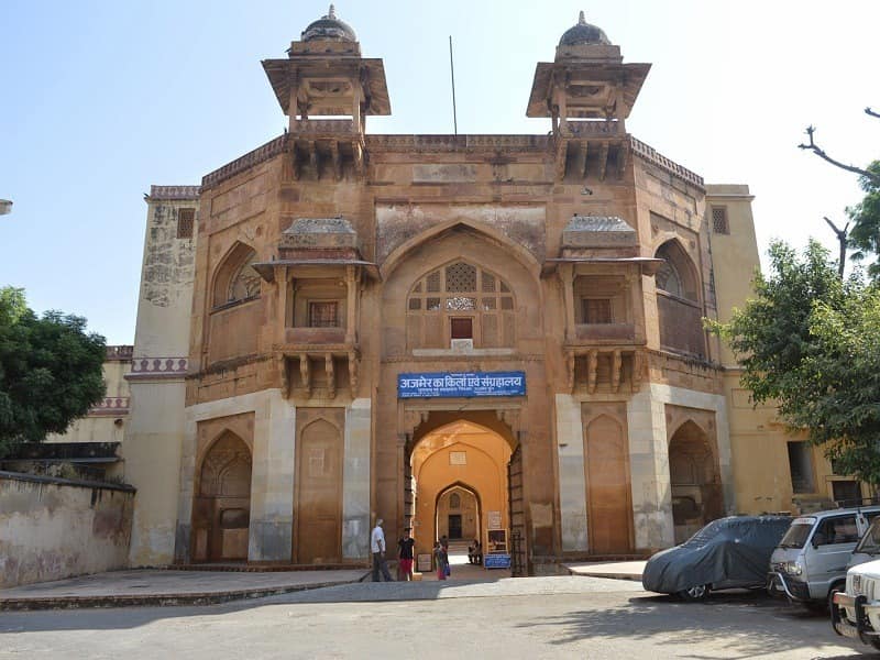 আবকারি দুর্গ এবং জাদুঘর (Akbari Fort And Museum)