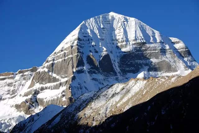 is mount kailash man made